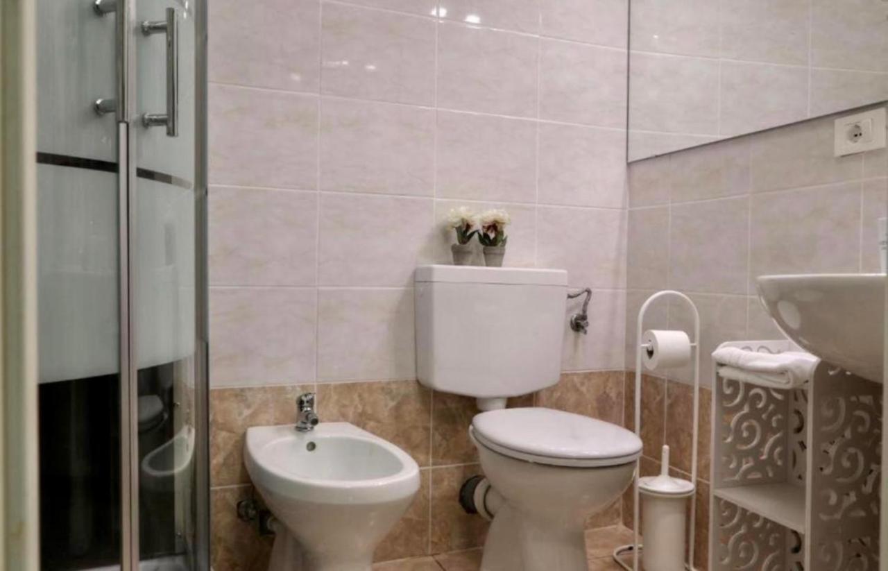 La Casetta Di Lina Rooms And Apartments 베로나 외부 사진