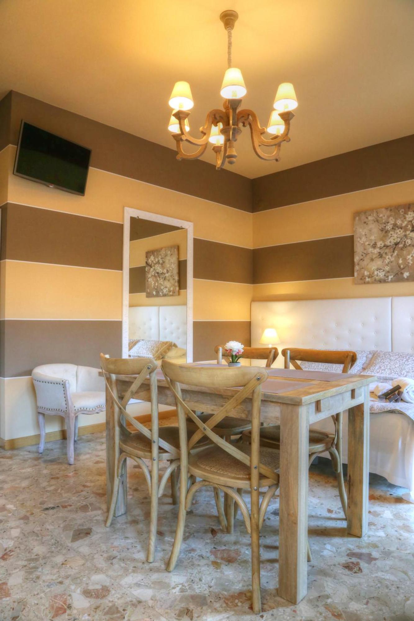 La Casetta Di Lina Rooms And Apartments 베로나 외부 사진